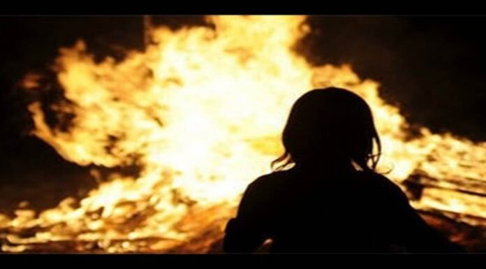 बिहार के इस जिले में पिता की लाचारी , झुलसी बच्ची को लेकर पांच दिन बाद अस्पताल पहुचें 5 day-delay-in-taking-girl-to-hospital-in-bihar