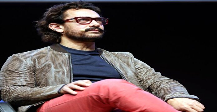 Aamir-khan-surprises-fans Aamir-khan-surprises-fans