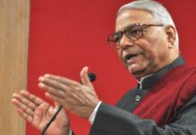 वाजपेयी सरकार में रह चुके हैं वित्तमंत्री यशवंत सिन्हा ने तृणमूल कांग्रेस ज्वाइन की Yashwant-sinha-joins-congress