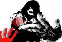 एक दोस्त ने रेप किया और दो ने बनाया वीडियो, वायरल होने के बाद पुलिस ने दर्ज किया मुकदमा women-molested-by-inappropriate-images