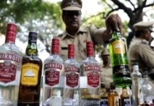 बिहार में पॉल्ट्री फॉर्म में मटन पार्टी से पहले रेड, 16 लाख की शराब और बीयर के साथ कारोबारी गिरफ्तार liquor-found-in-poultry-farm
