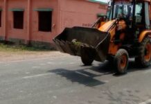 बिहार: कोरोना काल में तड़प-तड़प कर मर गया शख्स, किसी ने हाथ नहीं लगाया तो JCB पर निकली शव यात्रा Chapra