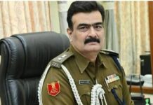 लापरवाह पुलिसकर्मियों पर चला भोजपुर SP का डंडा, क्रॉस मोबाइल के 8 जवान सस्पेंड SP_Bhojpur