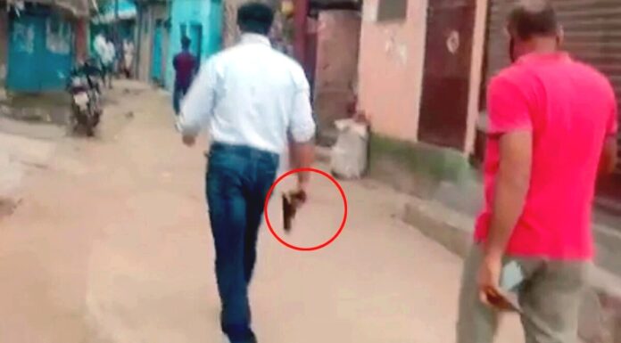 बिहार: भागलपुर के ASP ने लहराई पिस्टल, पुलिसकर्मियों की लगाई ‘क्लास’ asp_1
