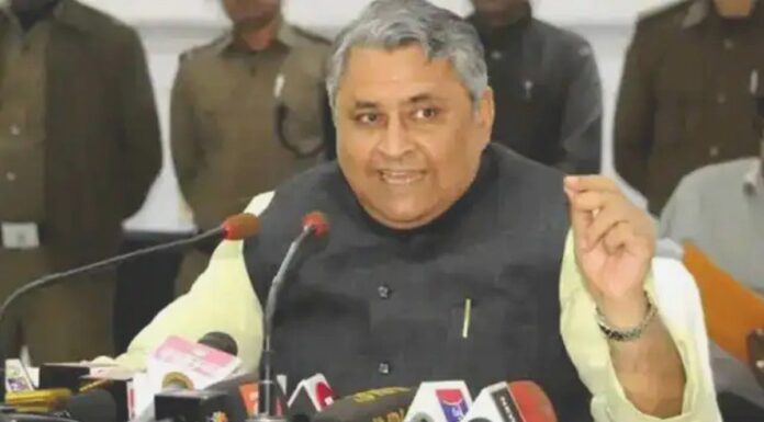 शिक्षा मंत्री का एलान- दो हफ्ते के अंदर सभी शिक्षाकर्मियों के वेतन का हो जाएगा भुगतान vijay_kumar_chaudhary