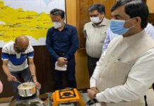 बिहार में एथेनॉल से बनेगी चाय और खाना, मंत्री शाहनवाज हुसैन ने देखा डेमो, चाय की ली चुस्की ETHANOLDEMO