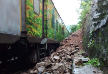 रेल हादसा: कोडरमा में राजधानी एक्सप्रेस पर गिरा बोल्डर, ड्राईवर की सूझ-बुझ ने बचाई यात्रियों की जान… rajdhani-express-accident-in-kodarma
