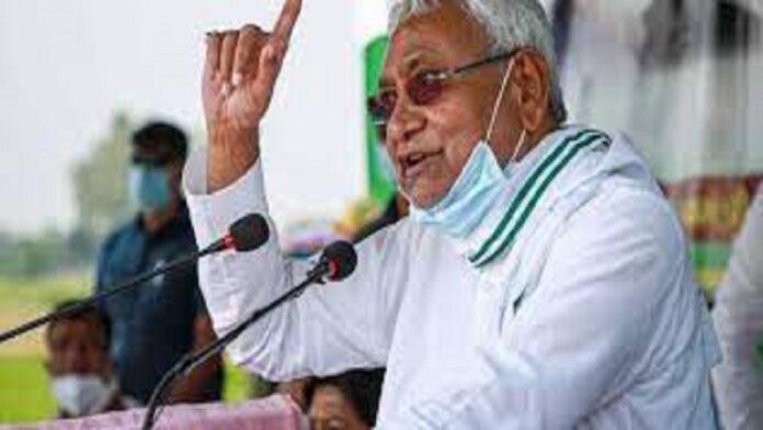 Nitish-kumar-had-taken-decision-to-give-reservation-to-women-in-district-government-offices.