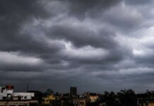 येलो अलर्ट -वर्षों बाद समय से पहले आज दस्तक देगा मानसून ,अगले तीन दिनों तक तेज बारिश के साथ 30 से 40 किमी रफ्तार से चलेंगी हवाएं, monsoon alert