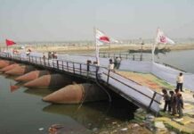 पटना से कटा दियारा इलाके का संपर्क,तेज आंधी तूफ़ान से पूल 2 हिस्सों में टूटा. pipa