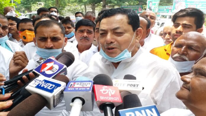 maheshwar singh joins rjd maheshwar singh joins rjd