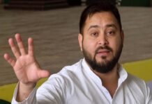 फ़ोन टैपिंग मामले में तेजस्वी ने साधा बीजेपी पर निशाना कहा अब बैडरूम में भीं झाकने लगी है सरकार।