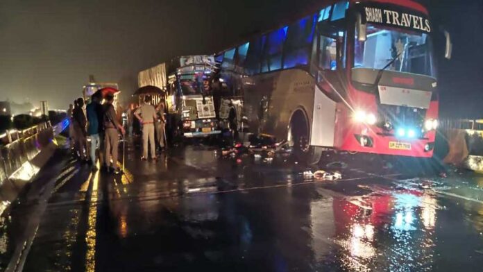 up-barabanki-bus-accident- up-barabanki-bus-accident