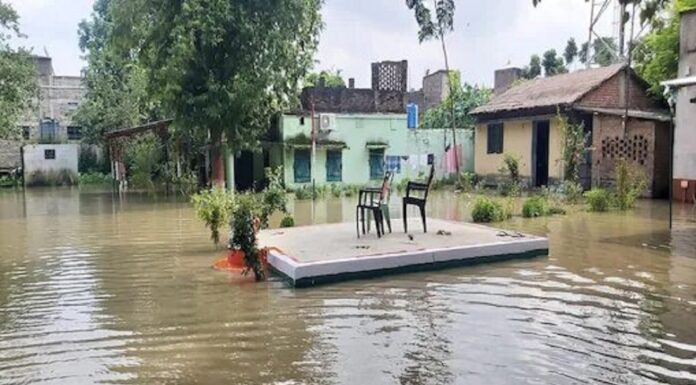 मुंगेर ,समस्तीपुर में बाढ़ से हाहाकार ,थाना ,ब्लॉक स्कूल और अस्पताल में घुसा बाढ़ का पानी। FLOOD WATER ENTERS IN MUNGER THANA