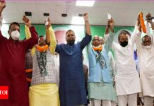 मुनेश्वर चौधरी और राजेश राम,. ने थामा जदयू का हाथ, मुख्यमंत्री के काम की जम के तारीफ़. muneshwar chaudhry joins jdu