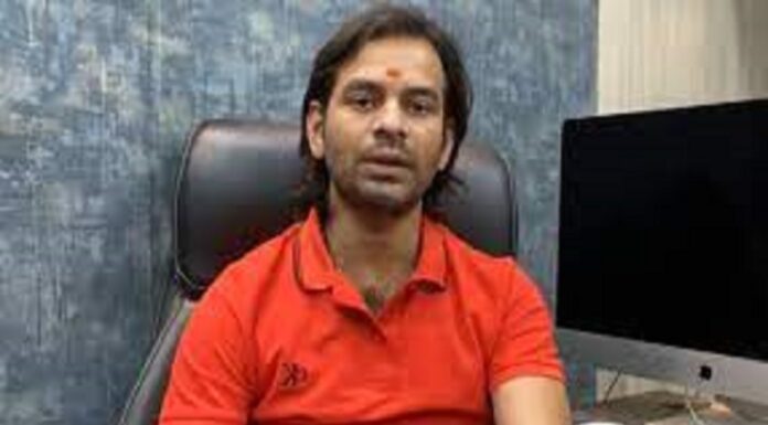 पोस्टर विवाद पर तेजप्रताप यादव पत्रकारों पर जम कर बरसे ,मानहानि का दावा ठोकने की दी धमकी। tej pratap facebook live