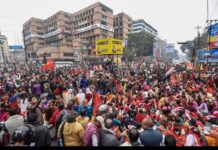 भारत बंद का बिहार में भी असर- पटना में गांधी ब्रिज पर लगाया जाम,बंद समर्थक करा रहे दुकाने बंद। bharat band live pictures