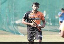 आईपीएल पर फिर मंडराए कोरोना के बादल, दिल्ली और हैदरबाद के मैच से पहले एक खिलाड़ी कोरोना पॉजिटिव ! t natrajan srh