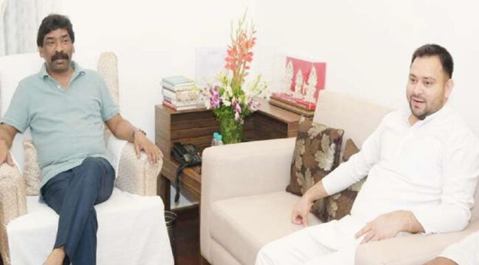झारखण्ड पहुंचे बिहार विधानसभा नेता प्रतिपक्ष तेजस्वी यादव ने की सीएम हेमंत सोरेन से मुलाकात, मुलाकात पर जदयू का कटाक्ष ! tejaswi yadav and hemant soren