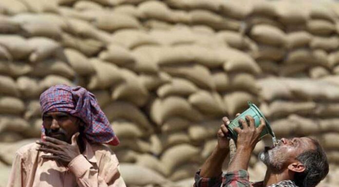 सीएमआईई ने निकाली अधिसूचना, बिहार में पिछले महीने 3.6% घटी बेरोजगारी । UNEMPLOYMENT IN BIHAR