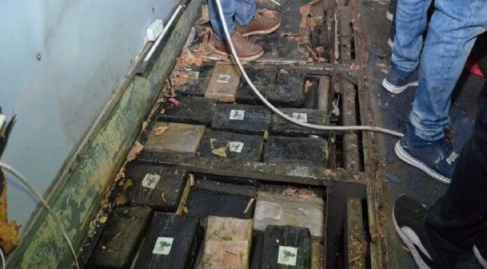 बिहार में ड्रग्स से लदा बस हुआ बरामद, नेपाल से भेजकर मुजफ्फरपुर में हो रहा था ड्रग्स का धंधा। drugs smuggling