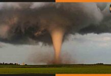 अमेरिका के केंटकी राज्य में बवंडर का कहर tornado-cyclone-in-america
