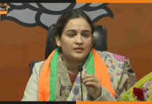 उत्तर प्रदेश की सियासत में हलचल, मुलायम सिंह यादव की छोटी बहू हुई बीजेपी में शामिल Aparna Yadav
