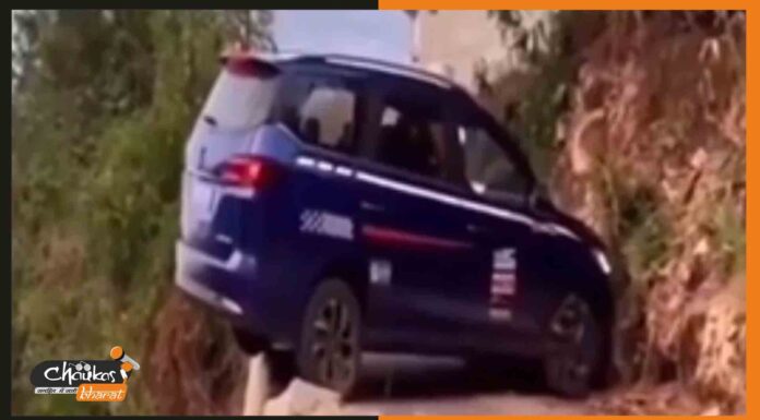 इसे कहते हैं हैवी ड्राइवर, जहां साइकिल नहीं मुड़ सकती वहां घुमा दी कार heavy-driver
