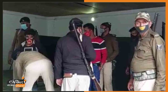 मात्र 300 रूपए में रेस्टोरेंट की आड़ में सज रही थी रंगीन महफ़िल, पुलिस के भी उड़े होश resturant-objectionable-condition