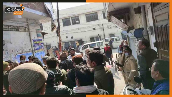 शामली-के-हिन्दू-कन्या-इंटर-कॉलेज-में-बने-बूथ-पर-रालोद-और-भाजपा-समर्थकों-में-झड़प