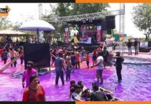 होली के रंग में रंगें पटना के युवा, मोहब्बत का शरबत पीकर मनाया ये खास त्योहार water park