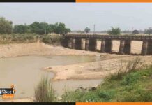 JCB से उखाड़ ले गए चोर 60 फीट लंबा व 10 फीट चौड़ा पुल bihar-news