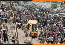 Shaheen Bagh : घंटों के हाई वोल्टेज ड्रामे के बाद लौटा बुलडोजर, सुप्रीम कोर्ट करेगी करवाई Shaheen-Bagh-Demolition