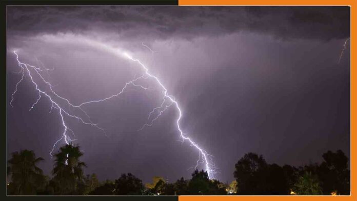 Heavy-Rain-And-Thunderstrom