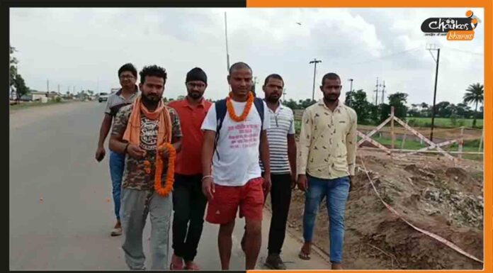 12 ज्योतिर्लिंग और 4 धाम के दर्शन के लिए पद यात्रा पर निकला बिहार का ये युवक Avinash-Jha