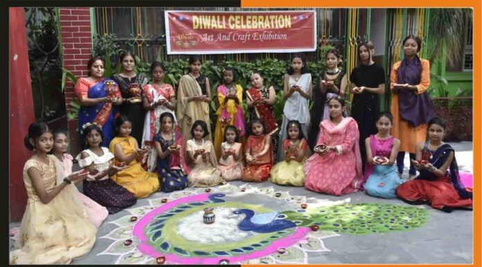 बच्चों द्वारा दीपोत्सव का आयोजन, नन्हे-मुन्नों ने मनाई दिवाली Diwali