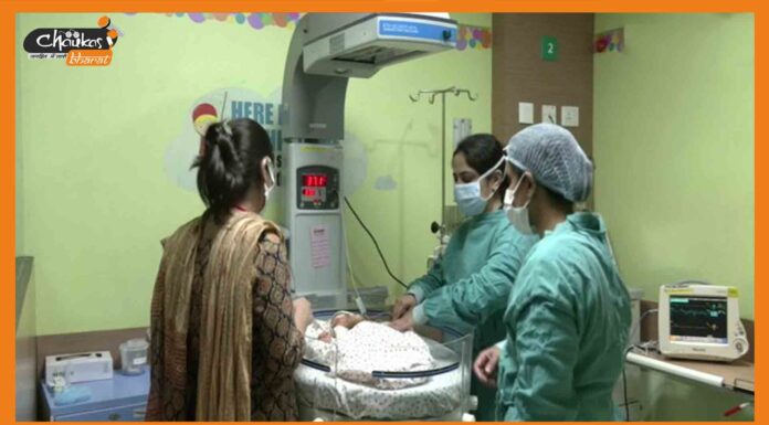 दिल्ली में कचरे के ढेर से मिली नवजात बच्ची को अस्पताल से मिली छुट्टी newborn