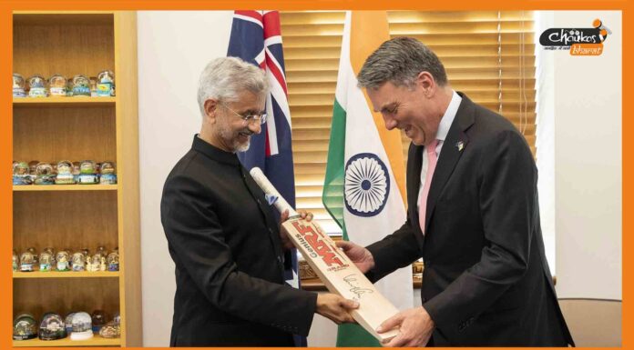 विदेश मंत्री ने ऑस्ट्रेलिया के उप प्रधानमंत्री को गिफ्ट किया विराट कोहली के ऑटोग्राफ वाला क्रिकेट बैट s-jaishankar