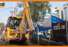 पटना के राजा पुल के पास सरकार का बुलडोज़र एक्शन, हटाई गयी कई दुकानें atikraman