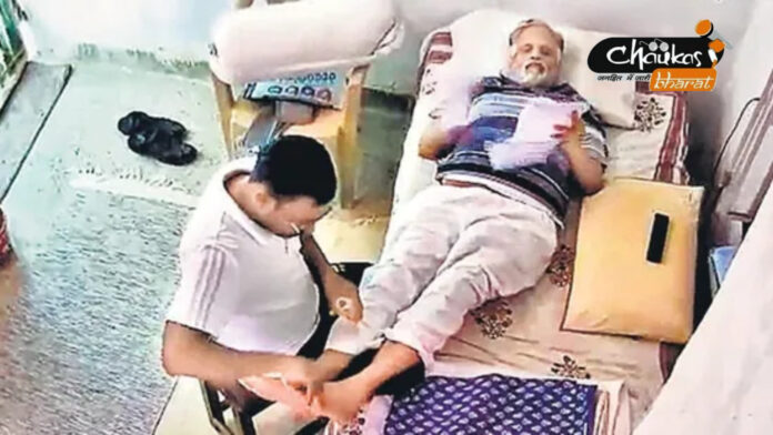 आप बनाम बीजेपी के बीच तिहाड़