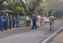 राहुल गाँधी के घर तक पहुंची दिल्ली पुलिस