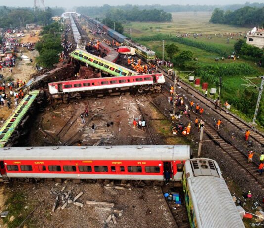 ओडिशा ट्रेन दुर्घटना स्थल पर सीबीआई की टीम, रेलवे ने तोड़फोड़ के संकेत दिए