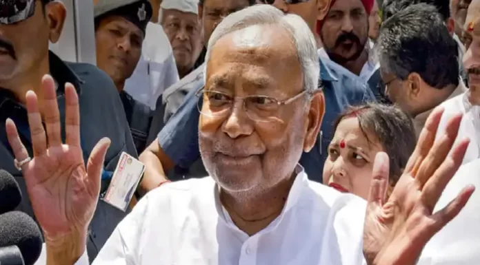 बिहार के मुख्यमंत्री नीतीश कुमार के मॉर्निंग वॉक के दौरान सुरक्षा में सेंध, बाइक सवार पकड़ा गया