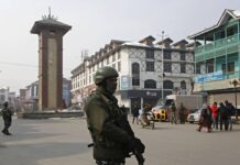 जम्मू-कश्मीर सरकार के 3 और कर्मचारी ‘राज्य की सुरक्षा को ख़तरे’ के आरोप में बर्खास्त